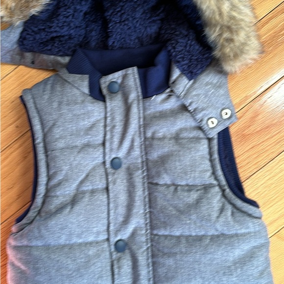 NWT Toddler fleece lined vest  size 4-5 - Picture 3 of 6